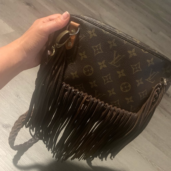 Authentic Louis Vuitton purse - Picture 4 of 10